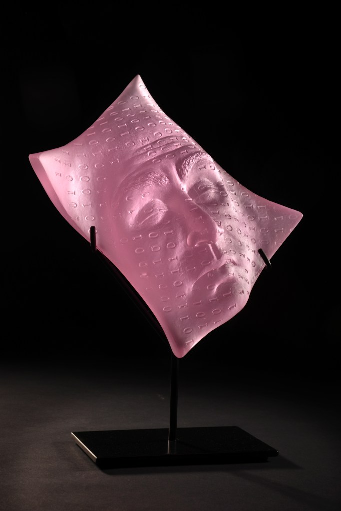 Binary Hybrid Pink, a pink glass sculpture by artist Julie Rotblatt-Amrany