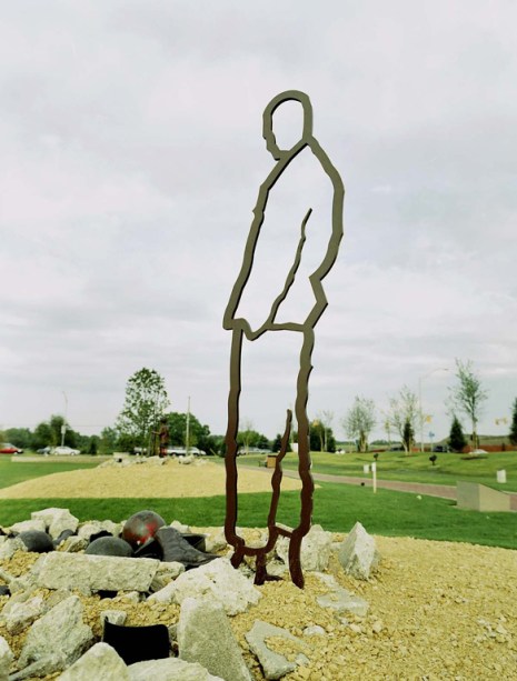 01 Silhouette Figure