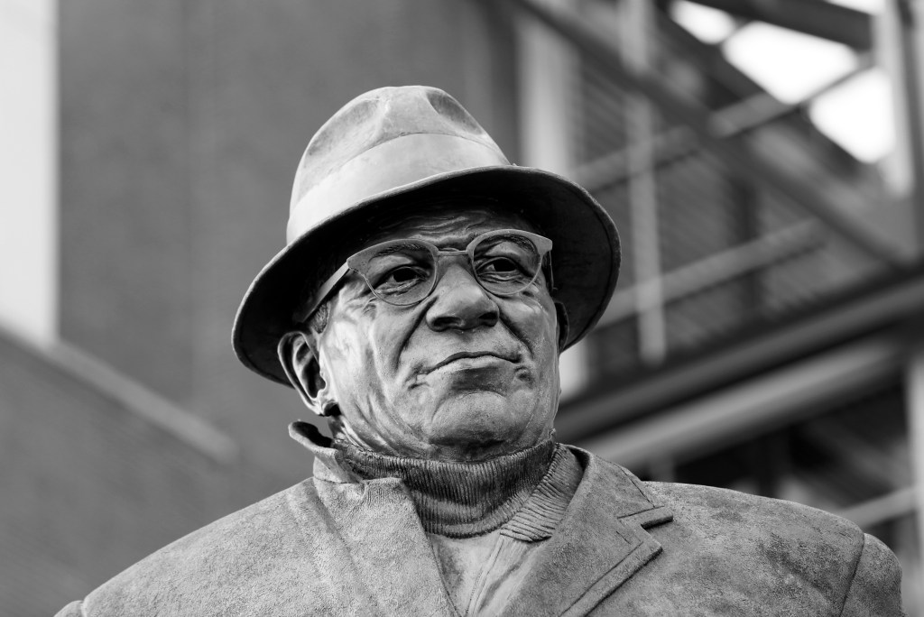 Close up bronze portrait sculpture of Vince Lombardi for the Greenbay Packers by Julie Rotblatt-Amrany