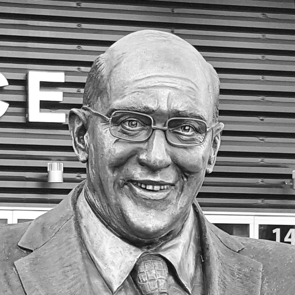 Bronze sculpture of Bob Miller by Julie Rotblatt-Amrany for LA Kings at the Staples Center