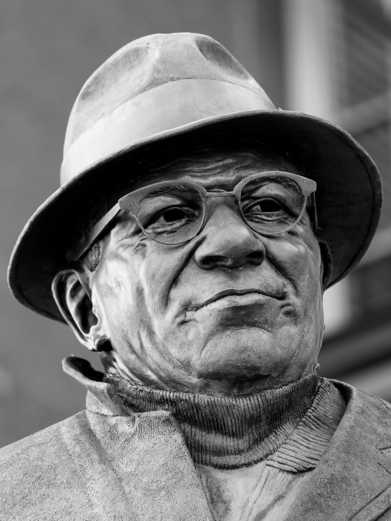 Bronze sculpture of Vince Lombardi by artist Julie Rotblatt-Amrany for Greenbay Packers